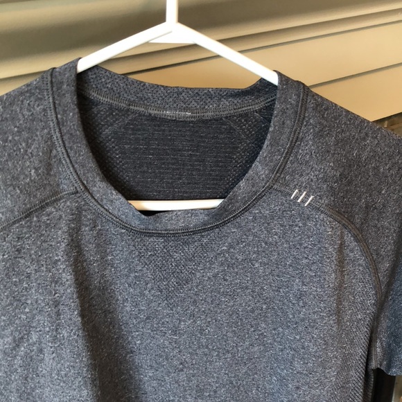 Lululemon men’s short sleeve T-shirt size medium - Picture 2 of 9